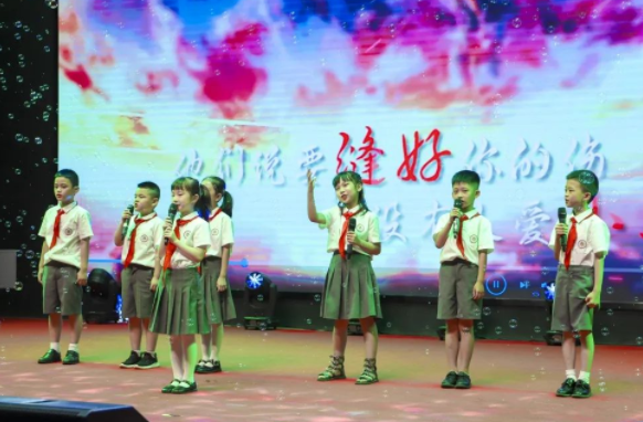 穿过生命散发的芬芳