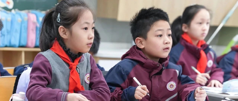 携以芳菲 庆春回归——西安高新钱学森第二小学开学第一课
