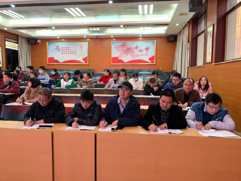 百舸争流奋楫者先，千帆竞发勇进者胜——临潼铁中开展“三单一图”小组合作学习校级赛教活动