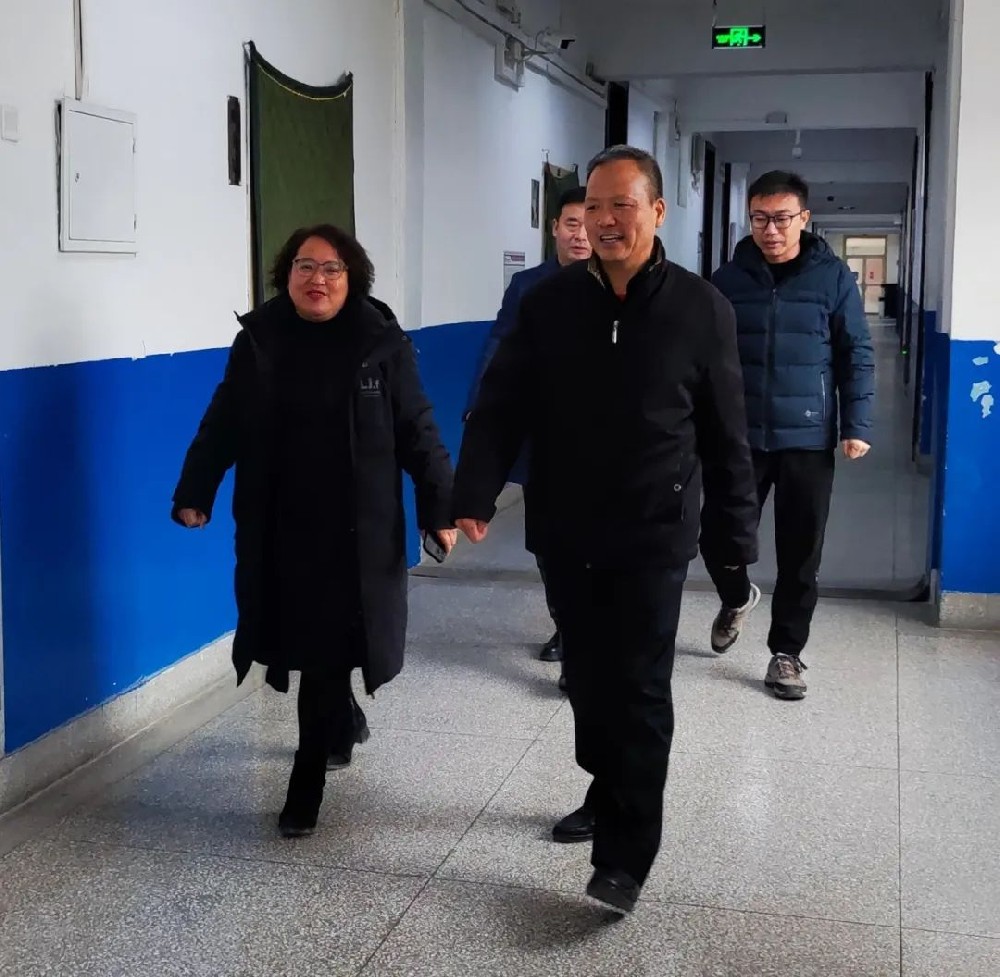 西安思源学院党委书记朱君强深入思源中学开展调研检查工作